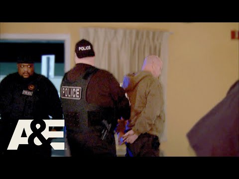 Inmate Snitch Leads To Capture of Corrupt Correctional Officer | The Squad: Prison Police | A&amp;E